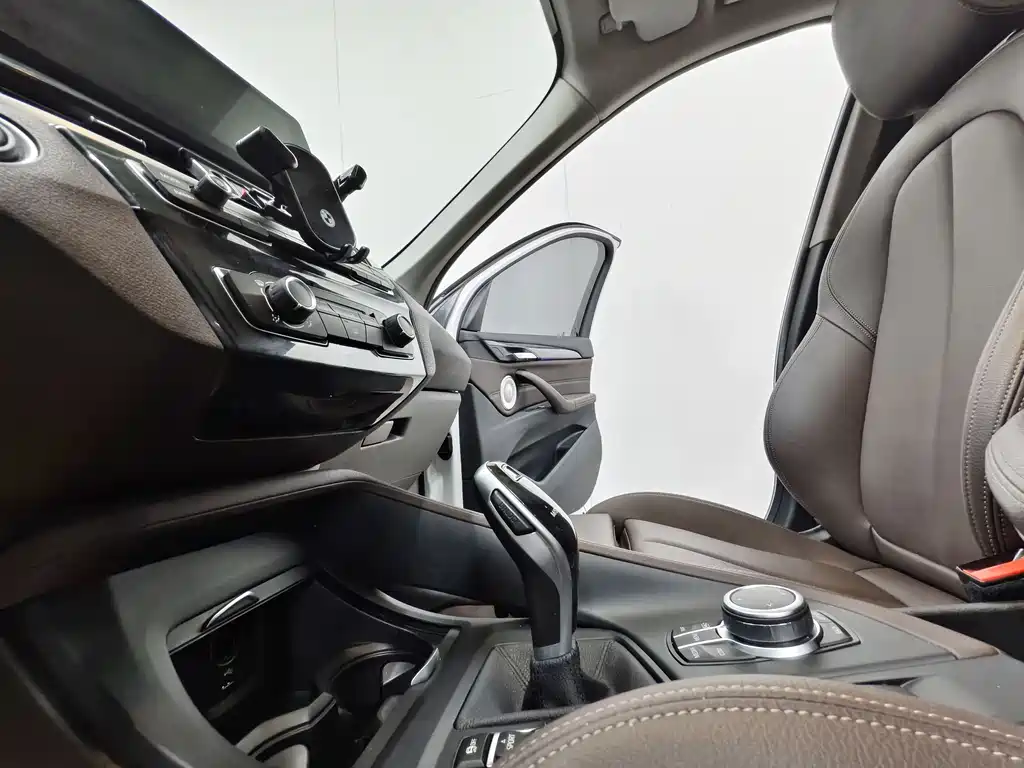 BMW X1 2022 — фото 12