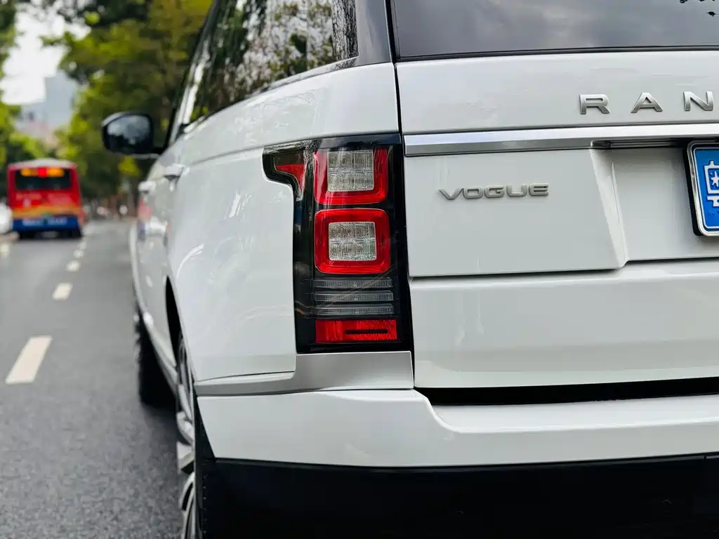 Land Rover Range Rover 2017 — фото 16