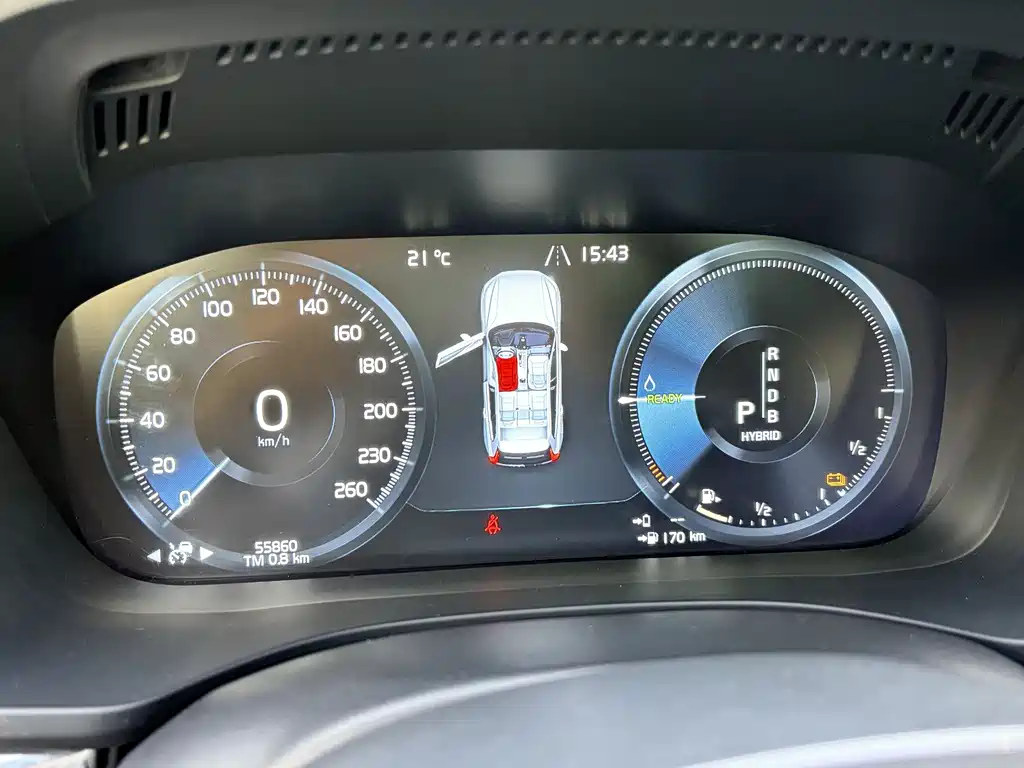 Volvo XC60 Plug-In Hybrid 2019 — фото 9