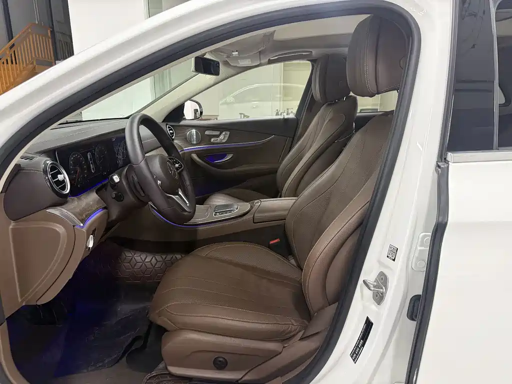 Mercedes-Benz E-Class 2020 — фото 11