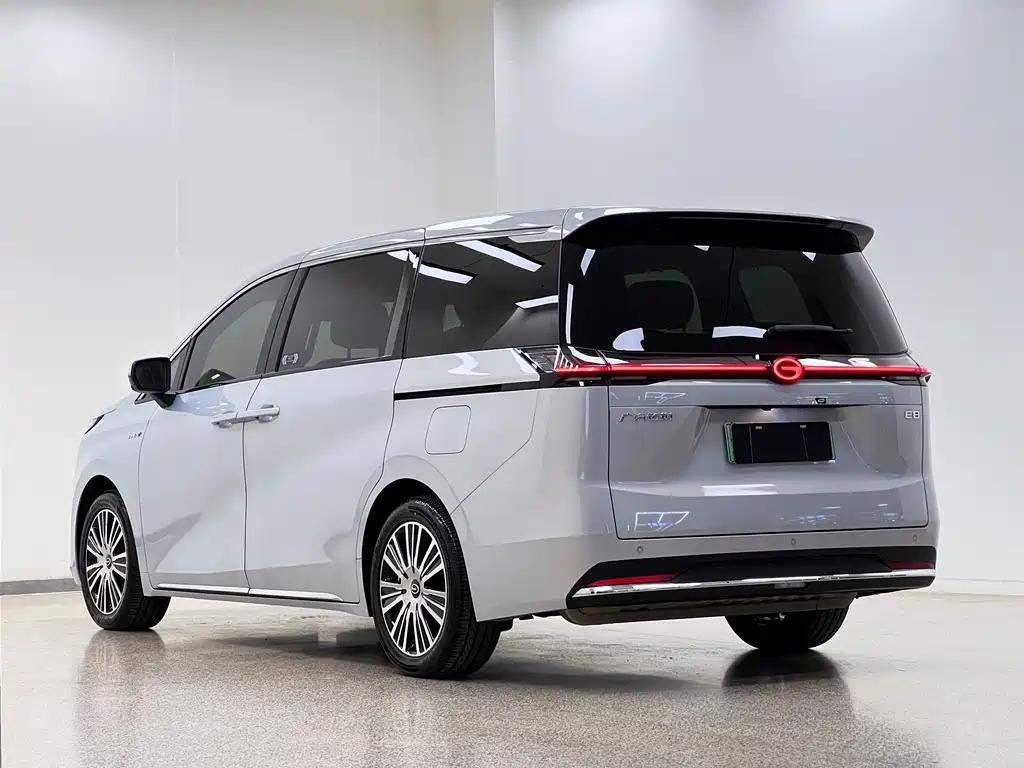GAC Motor E8 PHEV 2024 — фото 5
