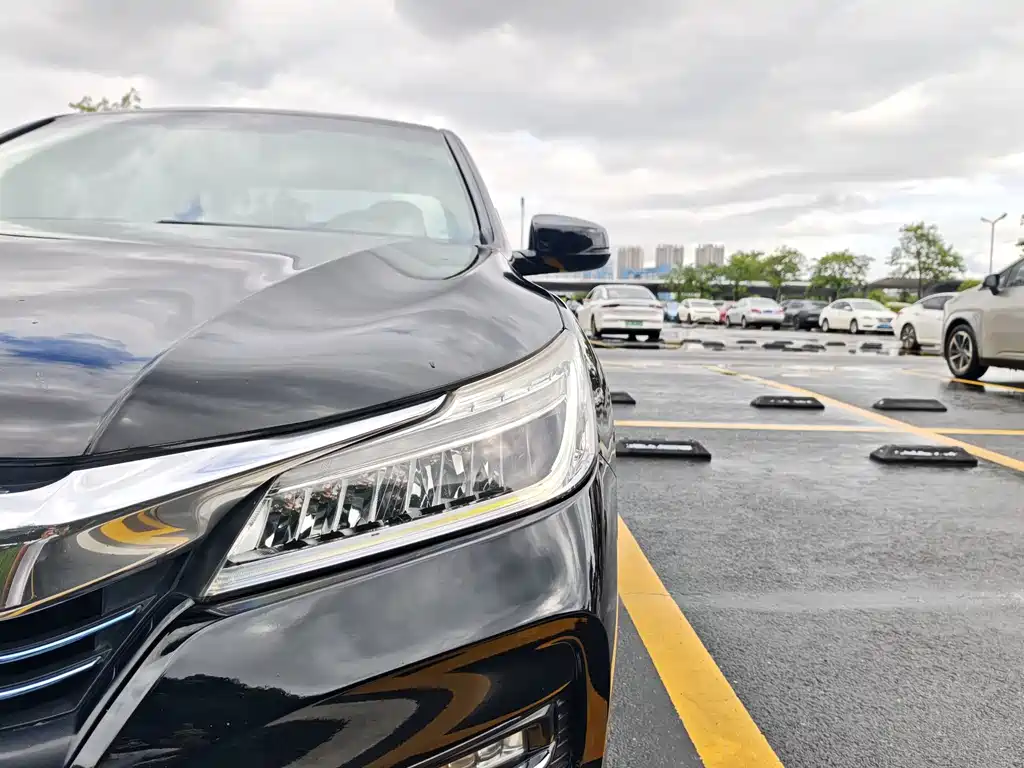 Honda Accord 2018 — фото 21