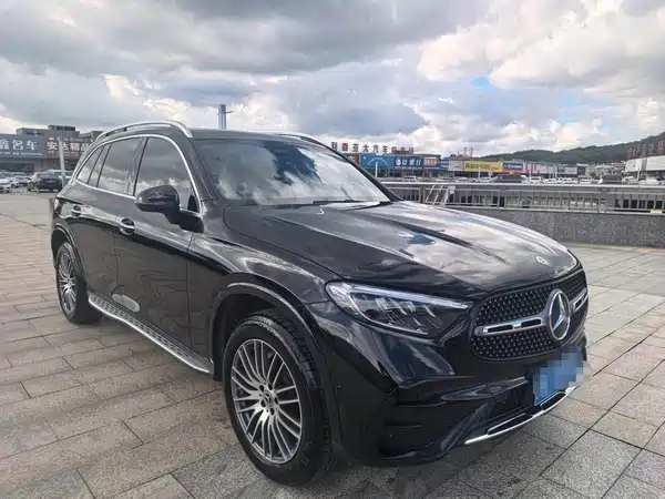 Mercedes-Benz GLC 2025
