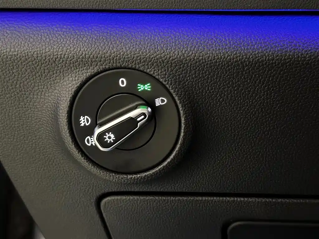 Volkswagen Sagitar 2021 — фото 11