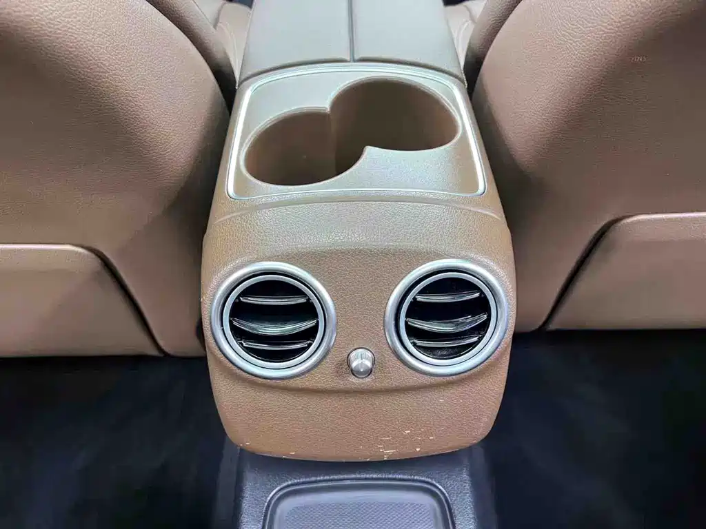 Mercedes-Benz E-Class 2020 — фото 12