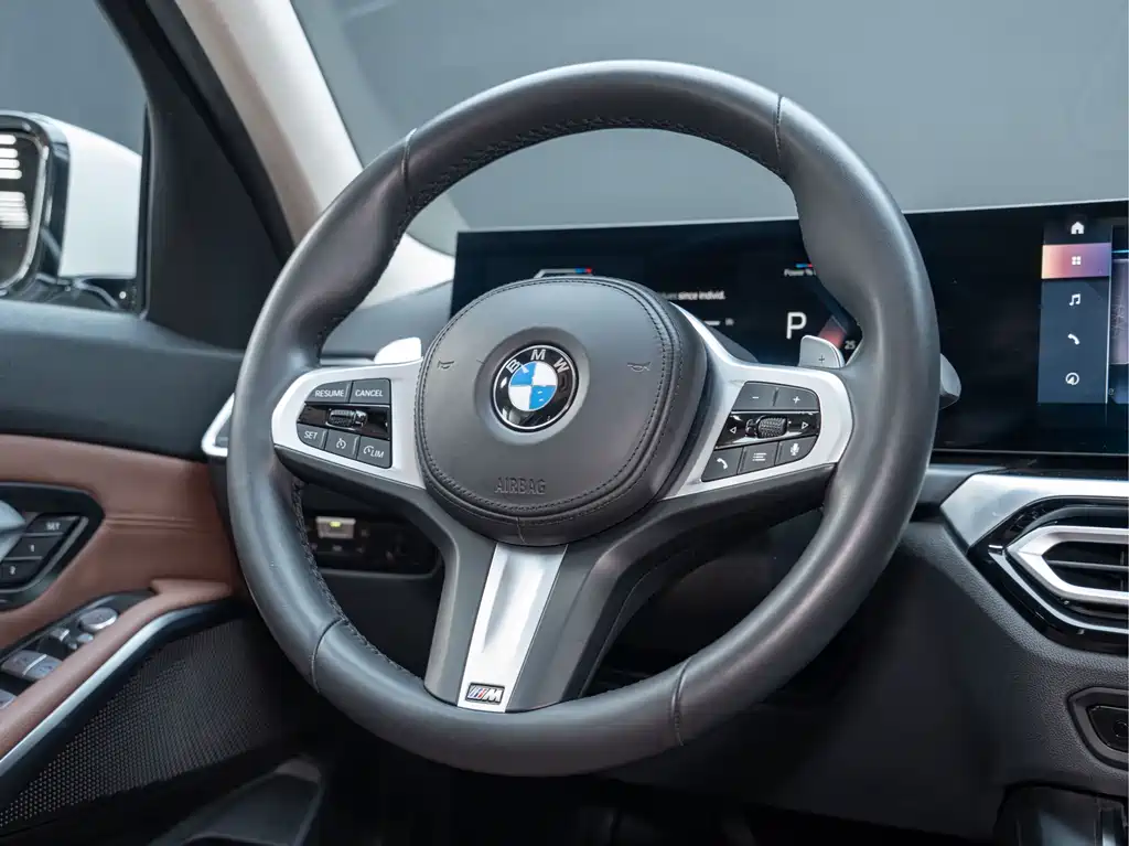 BMW 3 Series 2023 — фото 16