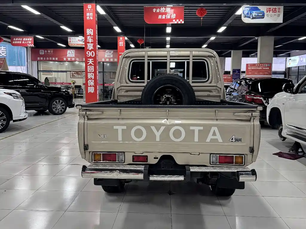 Toyota Land Cruiser 2020 — фото 5