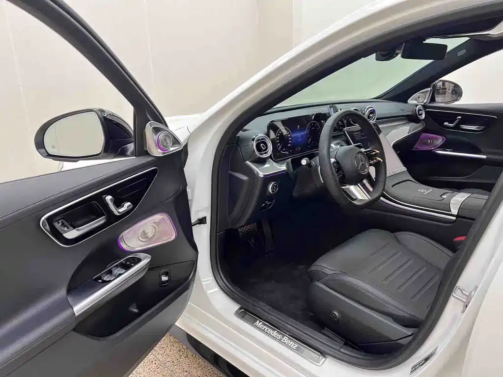 Mercedes-Benz C-Class 2024