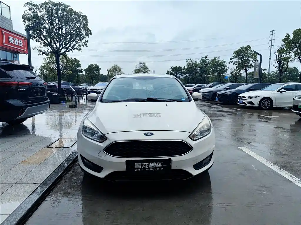 Ford Focus 2018 — фото 2