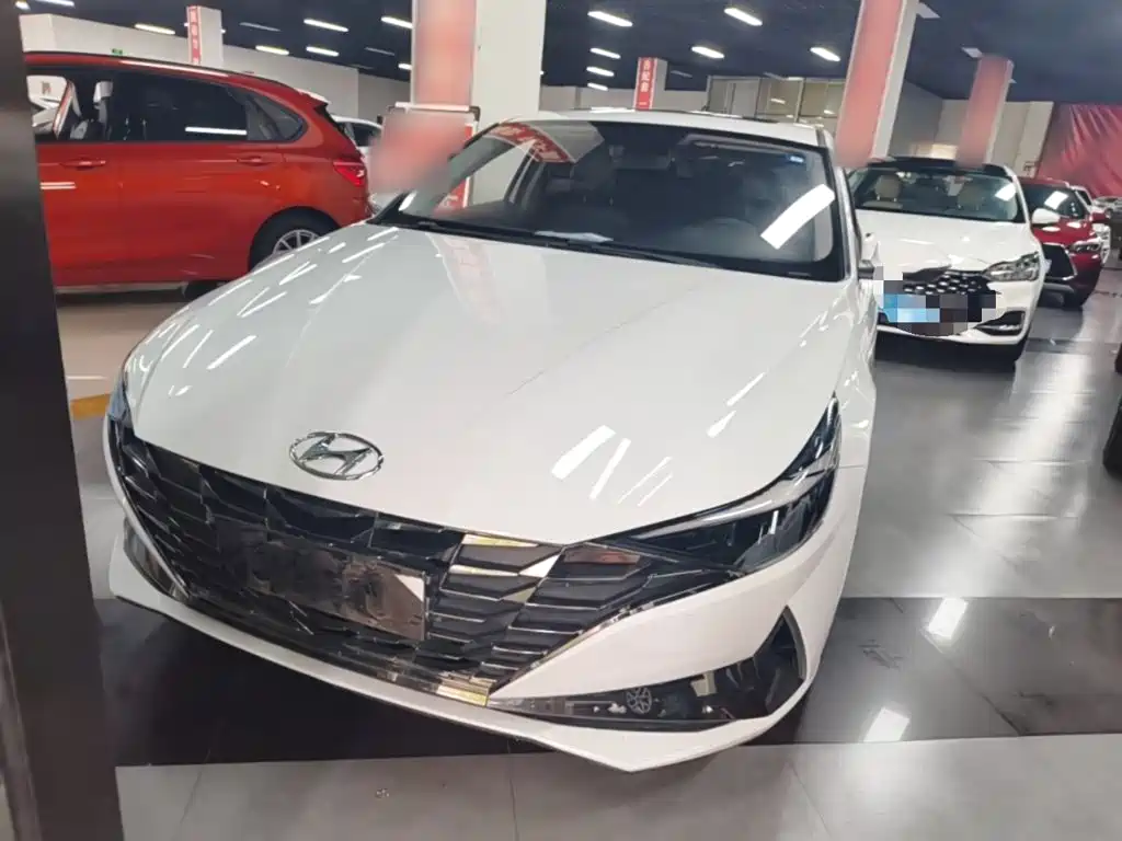 Hyundai Elantra 2023