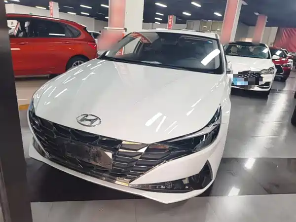 Hyundai Elantra 2023