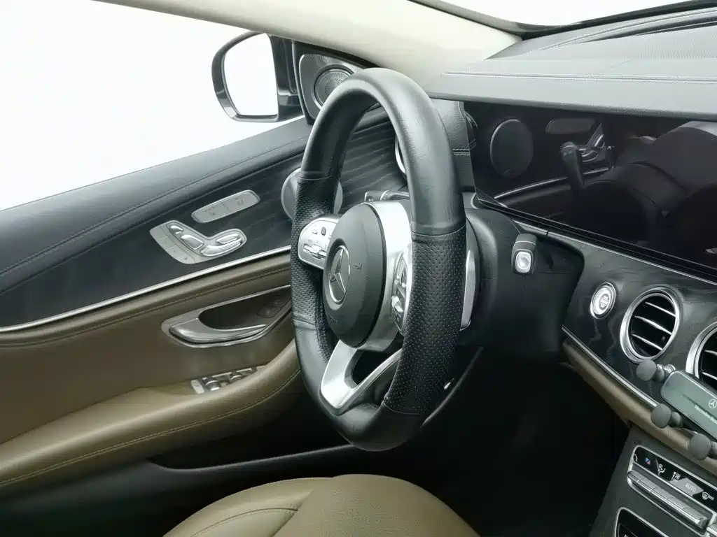 Mercedes-Benz E-Class 2020 — фото 22