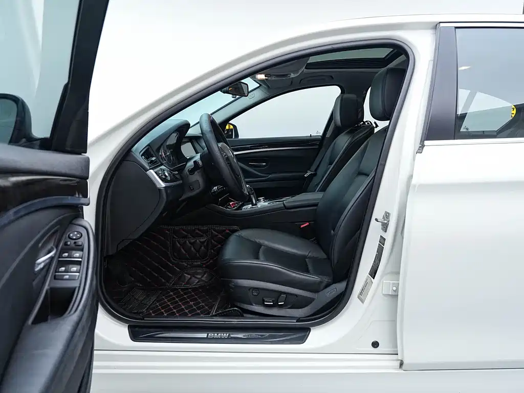 BMW 5 Series 2013 — фото 21
