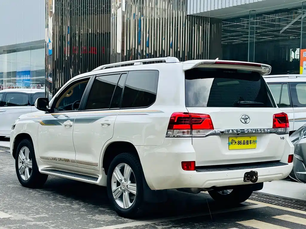 Toyota Land Cruiser 2017 — фото 4