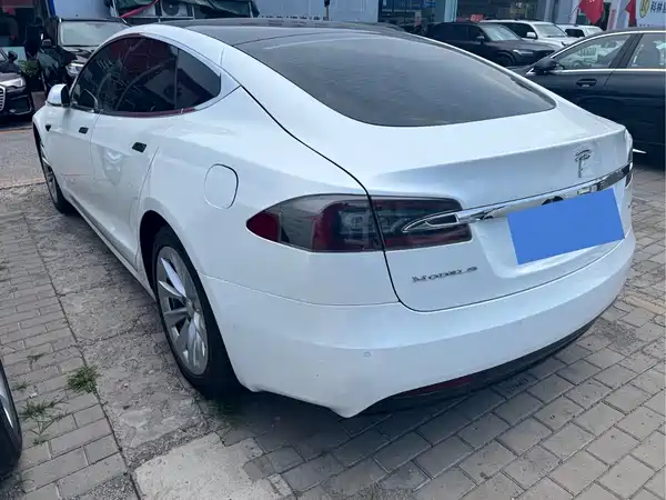 Tesla Model S 2019
