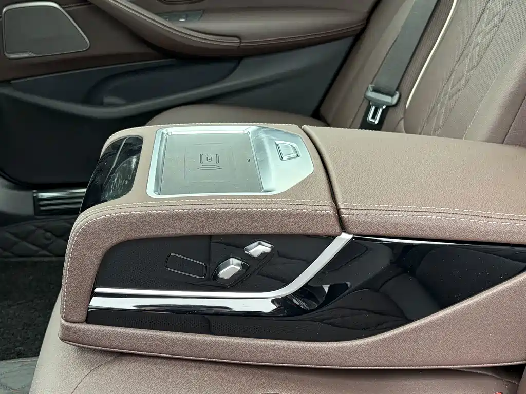 BMW 5 Series New Energy 2022 — фото 16