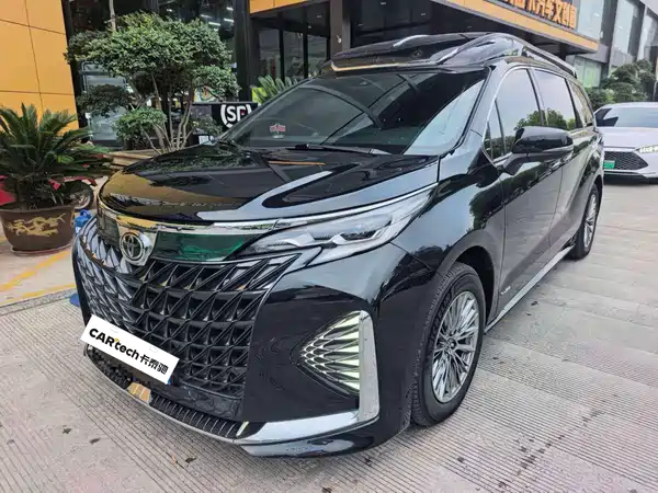 Toyota Sienna 2025