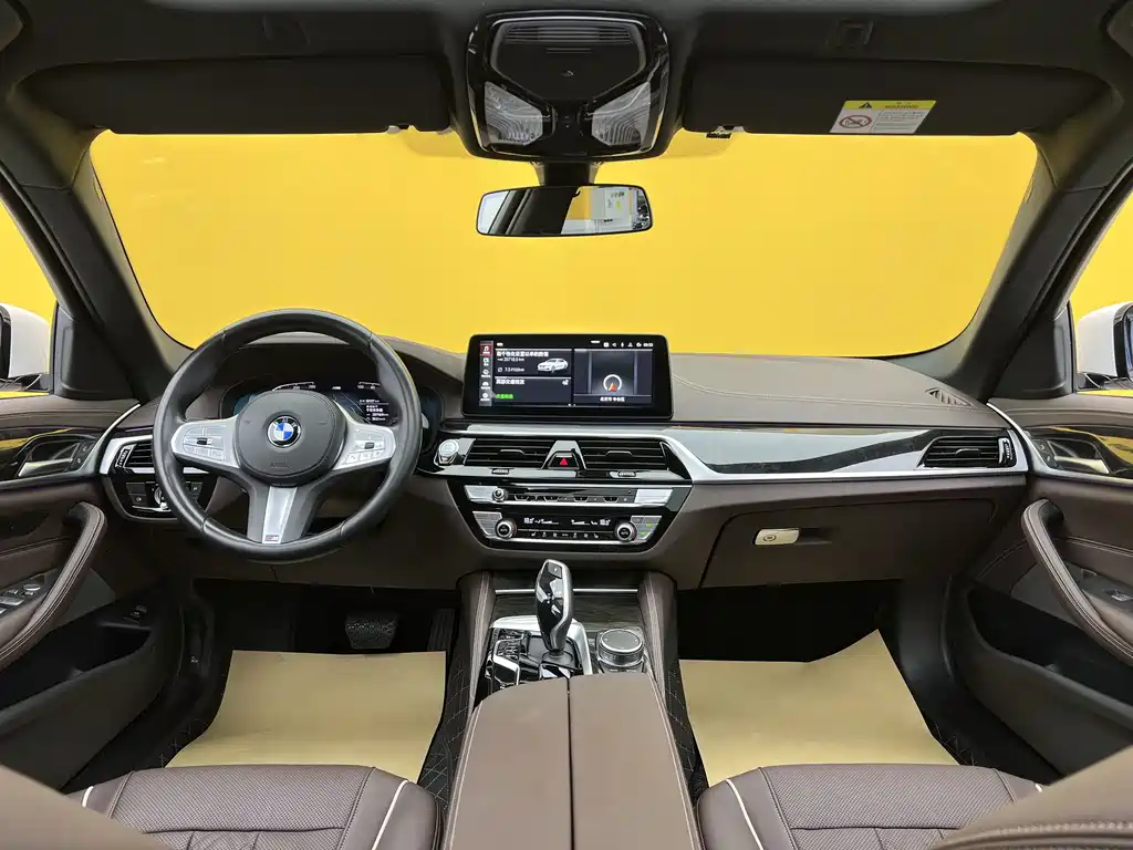 BMW 5 Series 2024 — фото 12