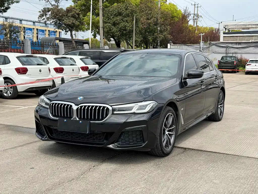 BMW 5 Series 2022 — фото 1