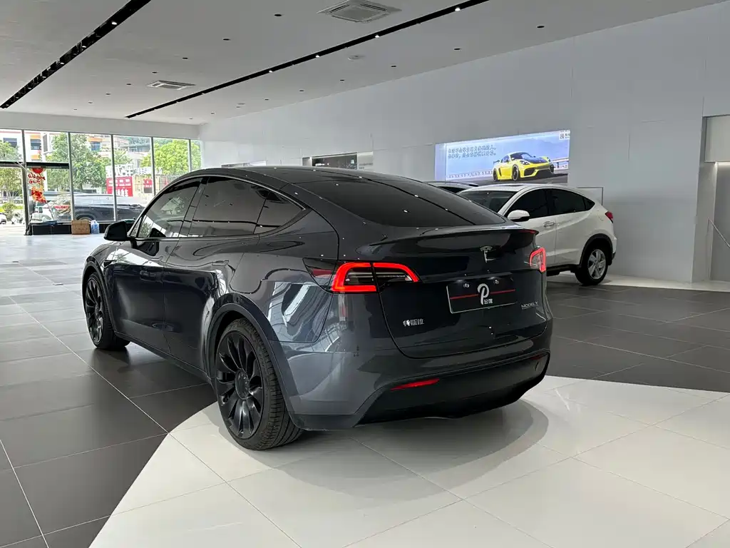 Tesla Model Y 2022 — фото 2