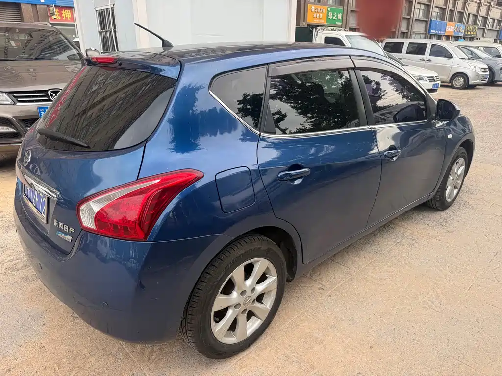 Nissan Tiida 2011