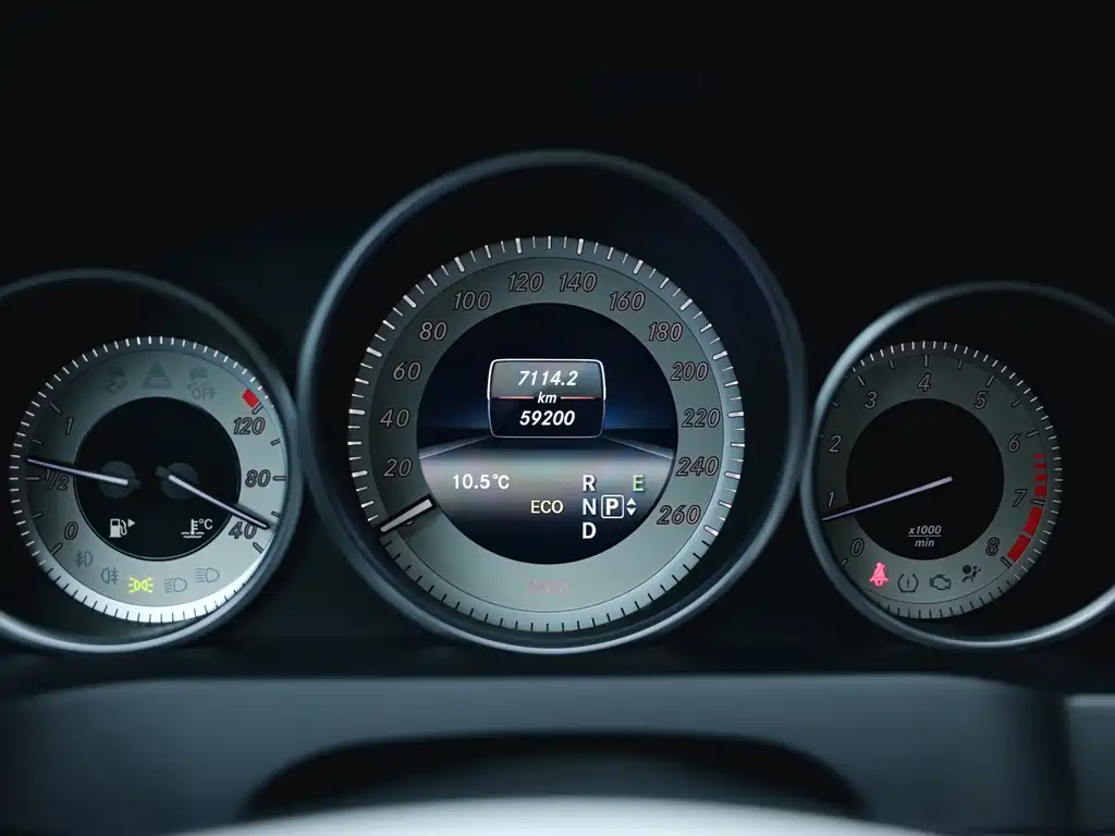 Mercedes-Benz E-Class 2014 — фото 14