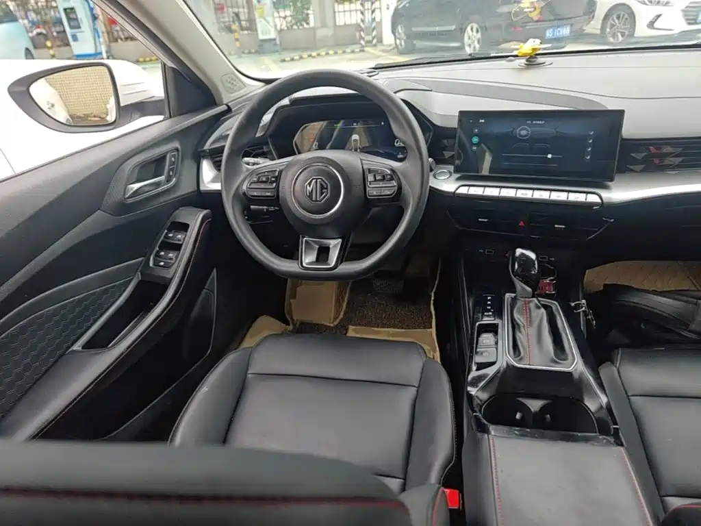 MG MG5 2021