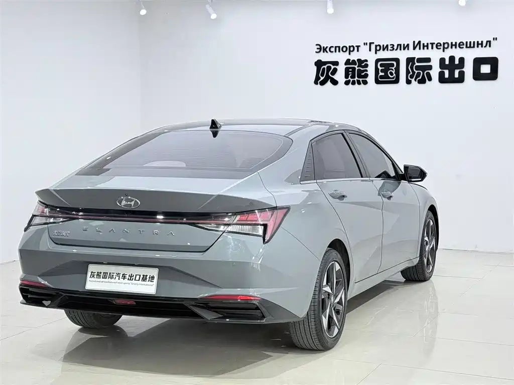 Hyundai Elantra 2023