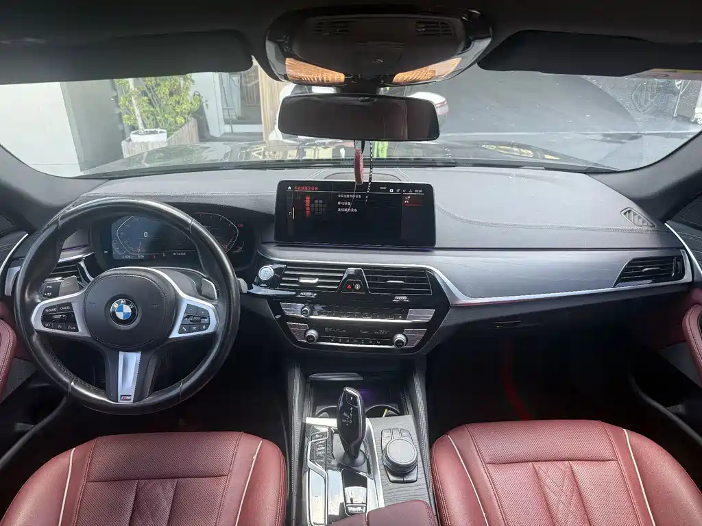 BMW 5 Series 2022 — фото 12