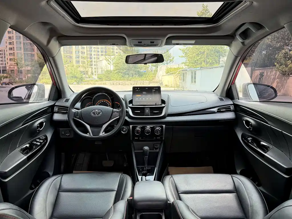 Toyota Yaris L 2022