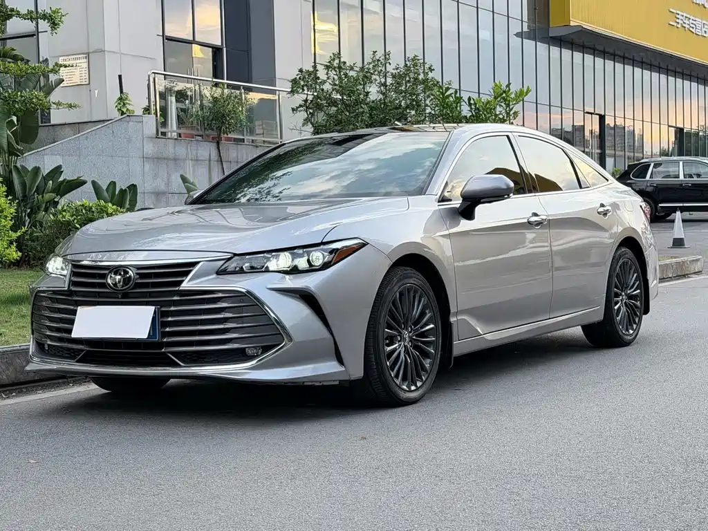 Toyota Avalon 2019 — фото 2