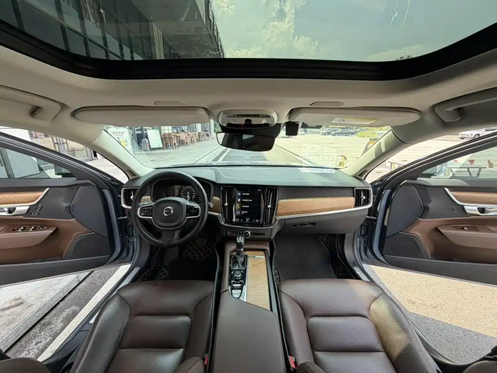 Volvo S90 2018 — фото 17