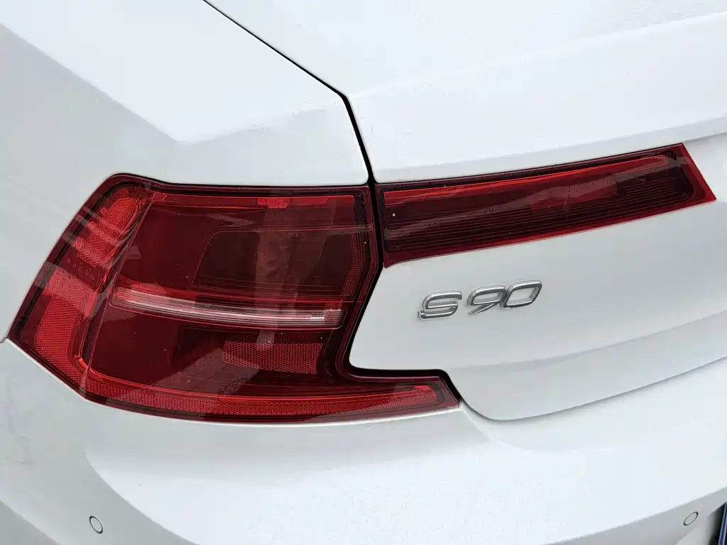 Volvo S90 2017 — фото 16