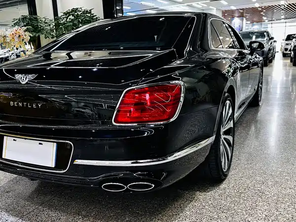Bentley Flying Spur 2022