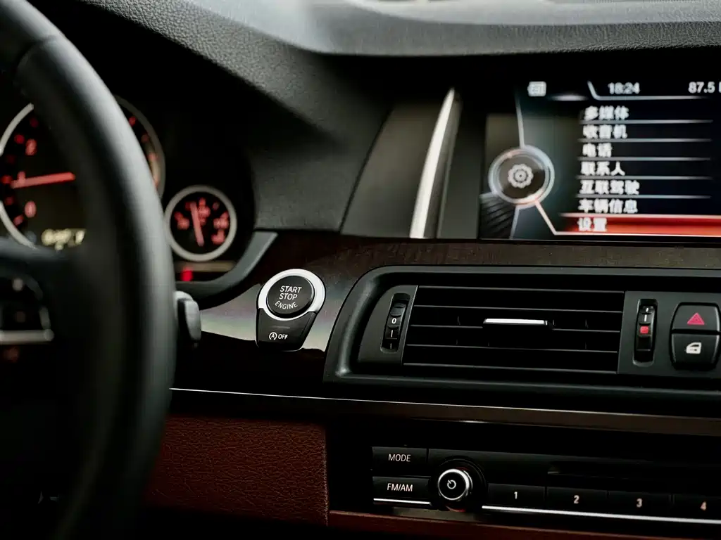 BMW 5 Series 2015 — фото 18