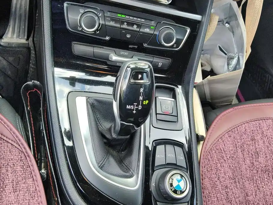 BMW 2 Series Wagon 2021 — фото 16