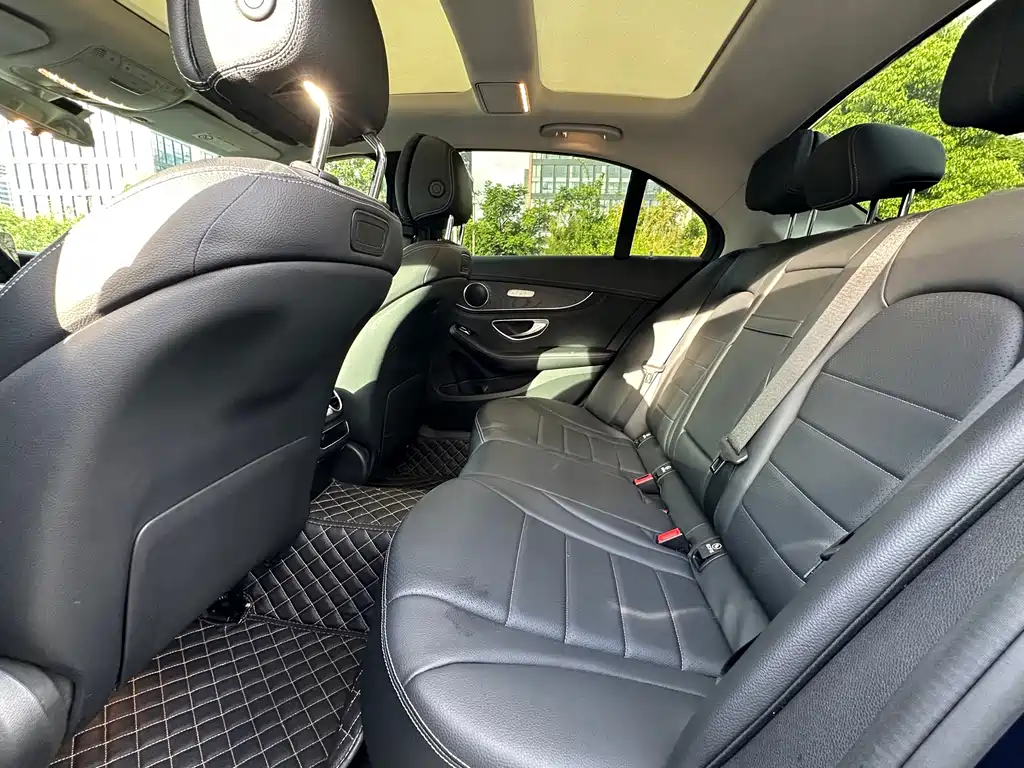 Mercedes-Benz C-Class 2018 — фото 15