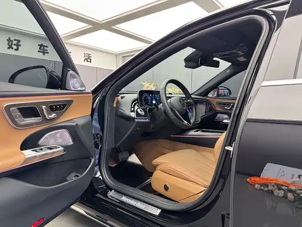 Mercedes-Benz E-Class 2024