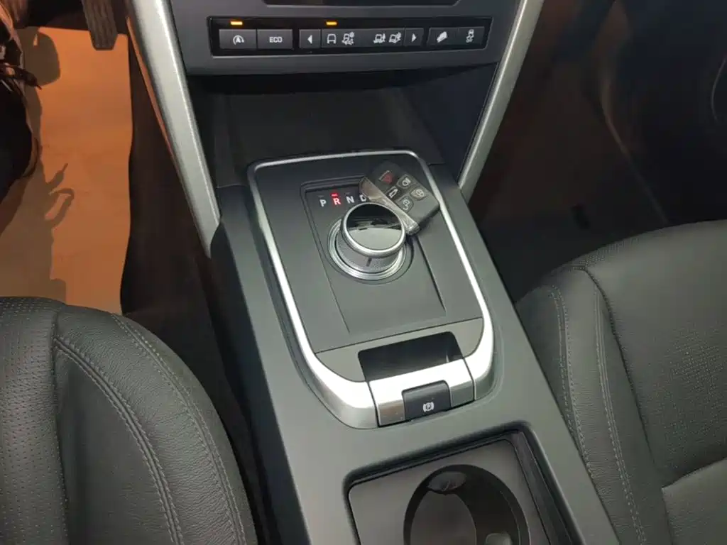 Land Rover Discovery Sport 2016 — фото 14