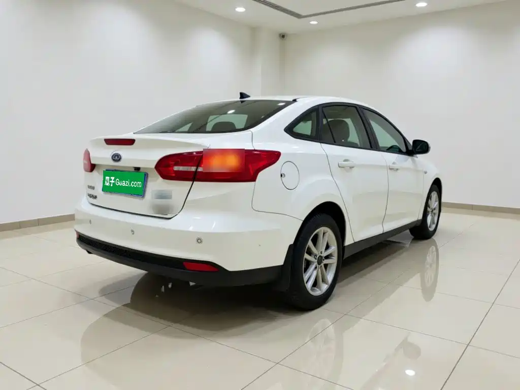 Ford Focus 2015 — фото 6