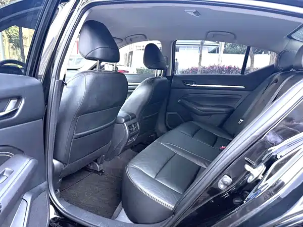 Nissan Teana 2022
