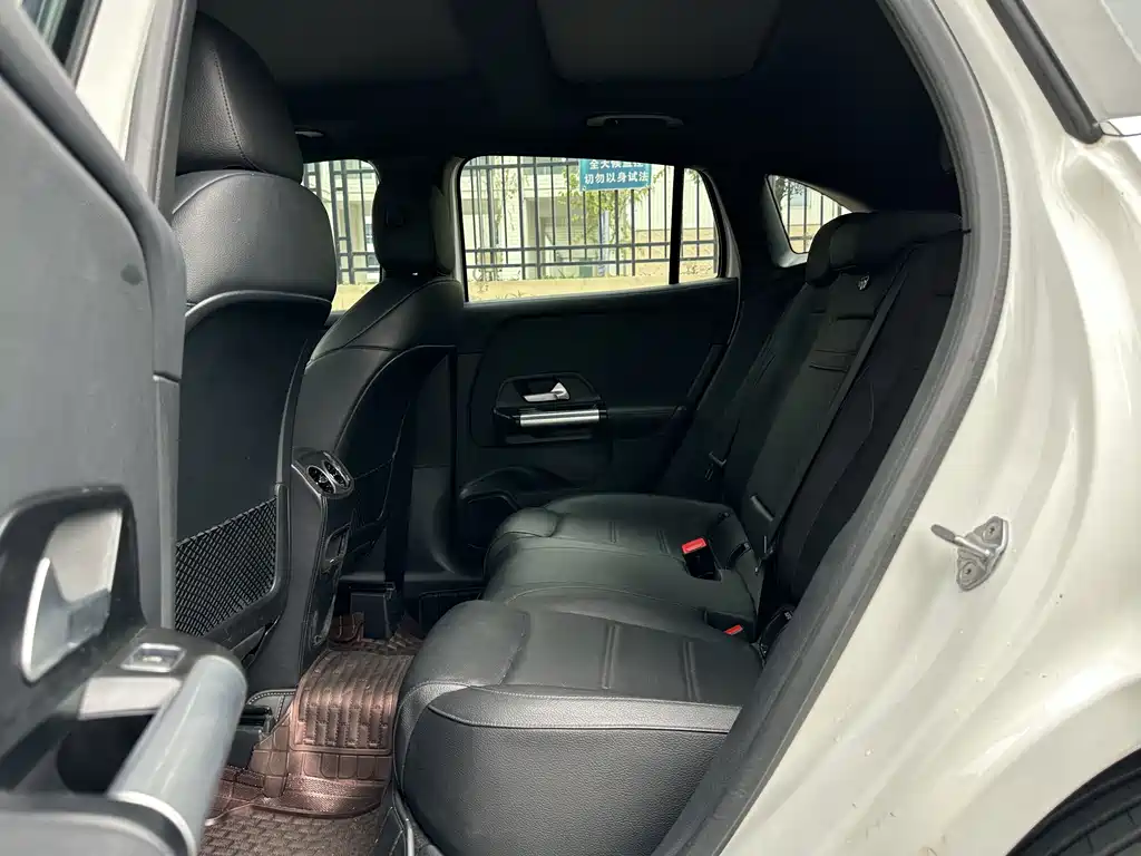 Mercedes-Benz GLA 2023 — фото 14