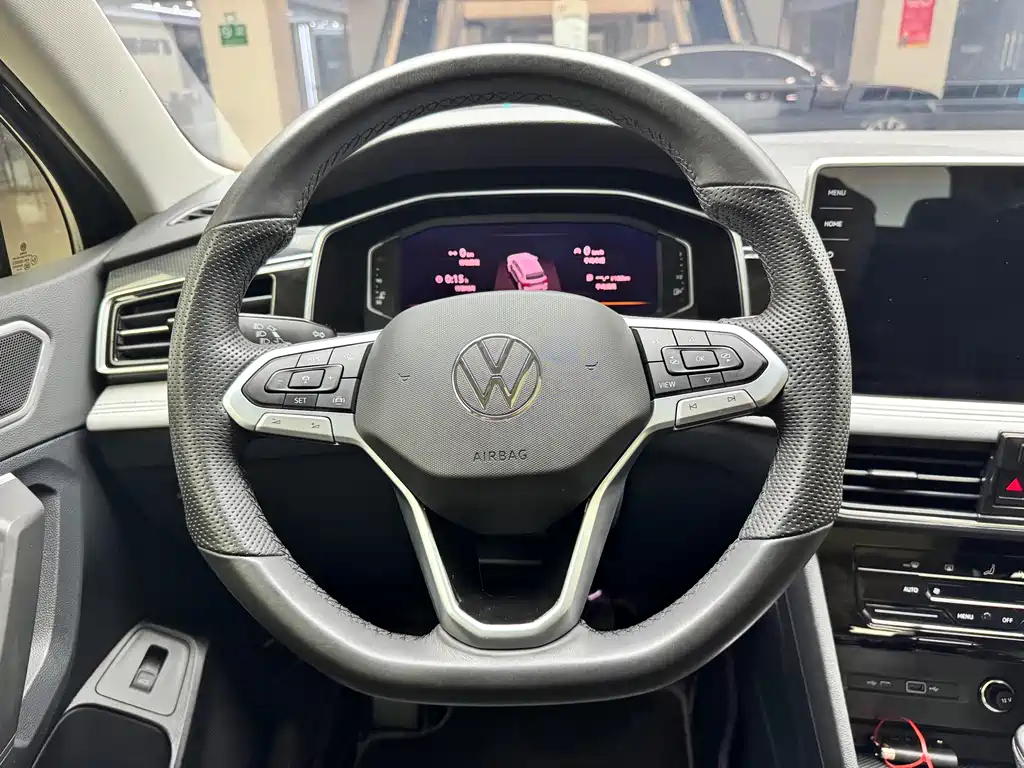 Volkswagen Tiguan L 2023 — фото 8