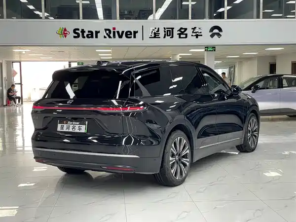 NIO ES8 2023