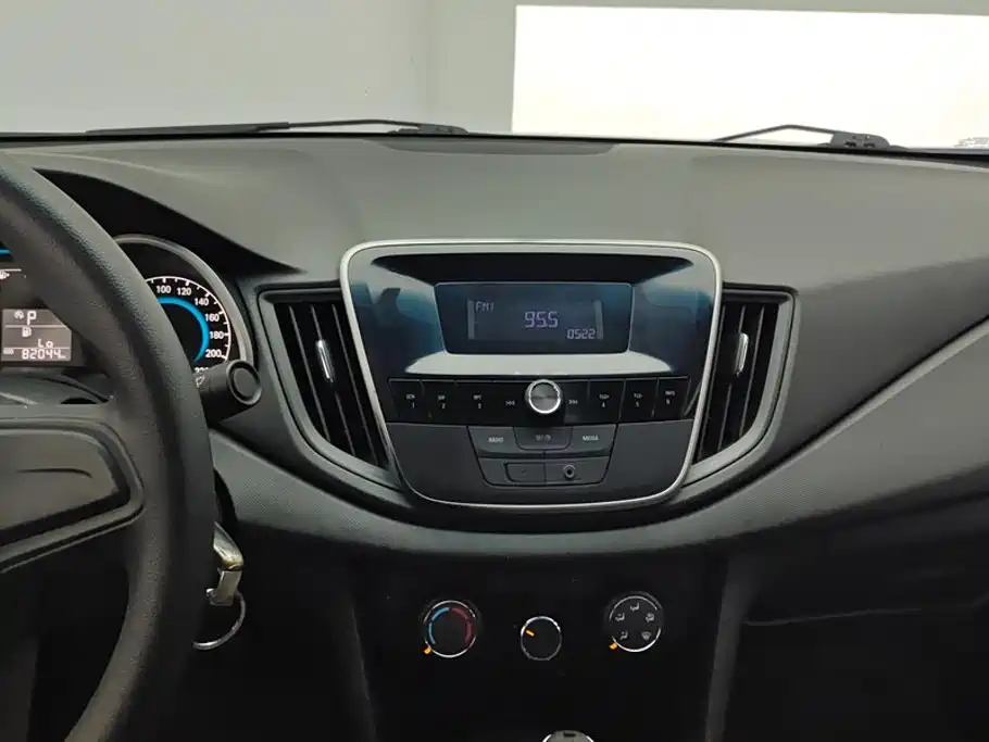 Chevrolet Cavalier 2018 — фото 13