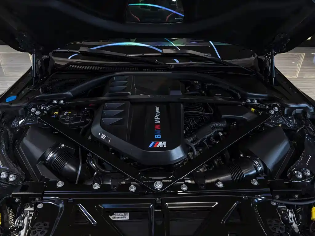 BMW M4 2025 — фото 11