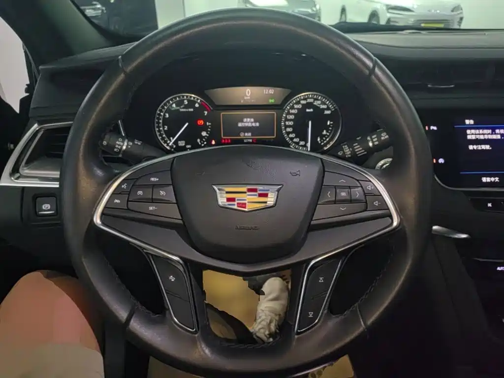 Cadillac XT5 2020 — фото 11