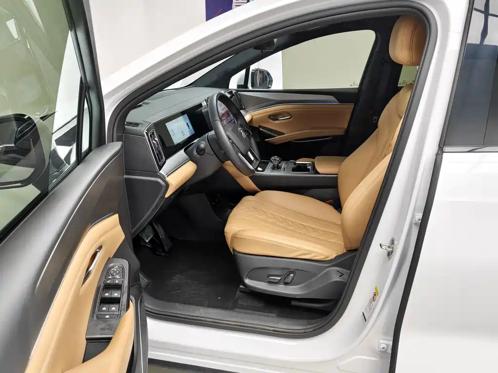 BYD Song L DM-i 2024 — фото 13