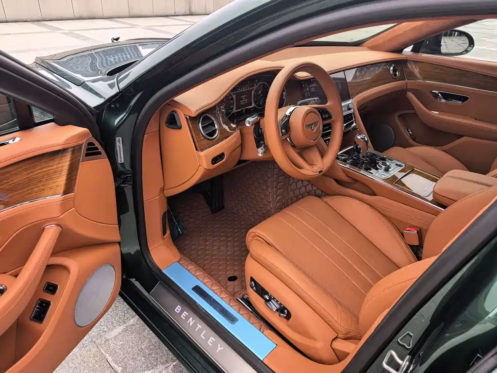 Bentley Flying Spur 2022 — фото 13