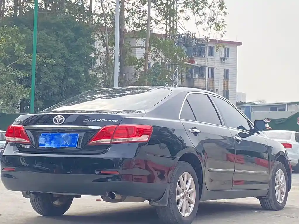 Toyota Camry 2013 — фото 6